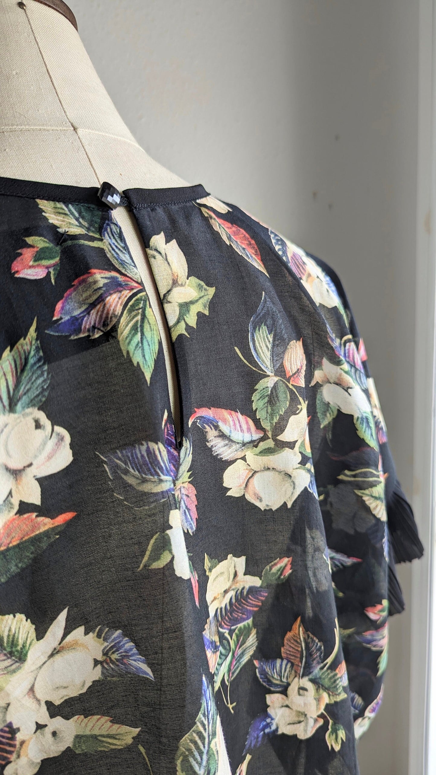 Frida Loose Fit Floral Short Sleeve Huipil Swing Crop Top