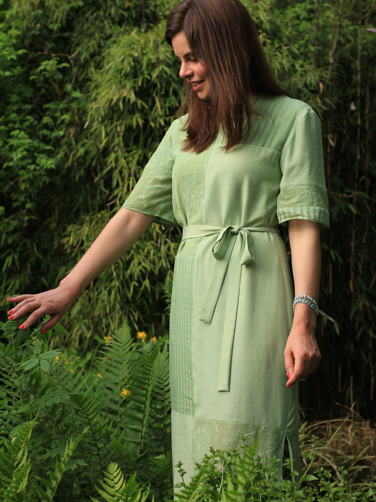Green Bamboo and Silk Midi Dress Loose Fit with Short T-Shirt Sleeves and Belt
